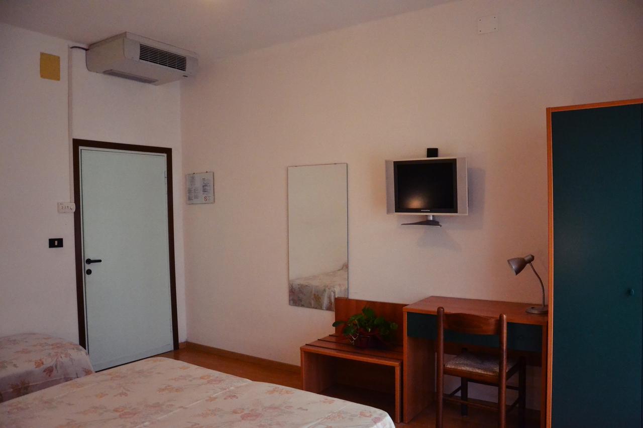 לידו די ג'סולו Hotel Rex מראה חיצוני תמונה