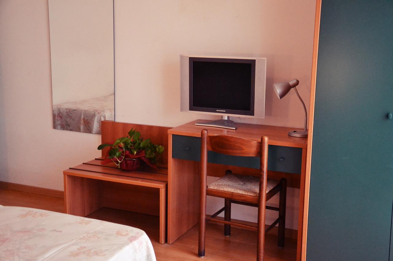 לידו די ג'סולו Hotel Rex מראה חיצוני תמונה