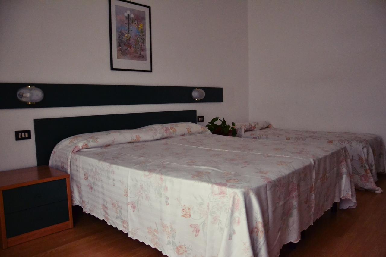 לידו די ג'סולו Hotel Rex מראה חיצוני תמונה
