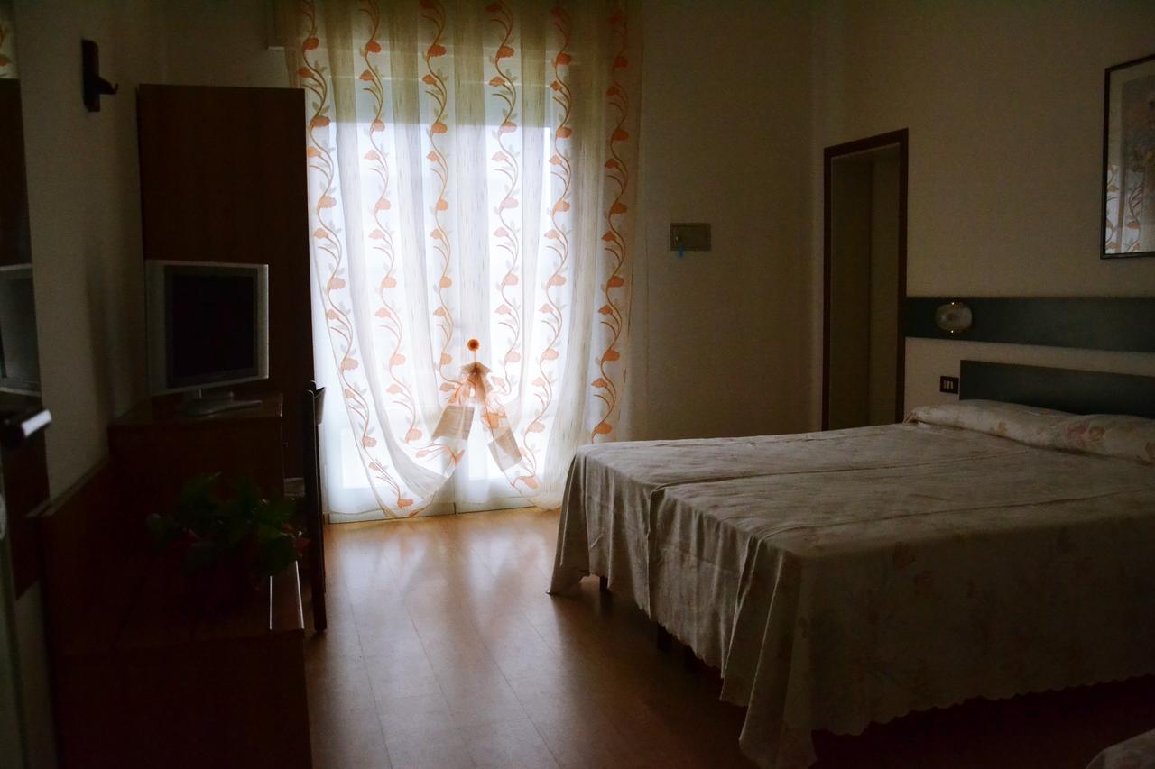 לידו די ג'סולו Hotel Rex מראה חיצוני תמונה