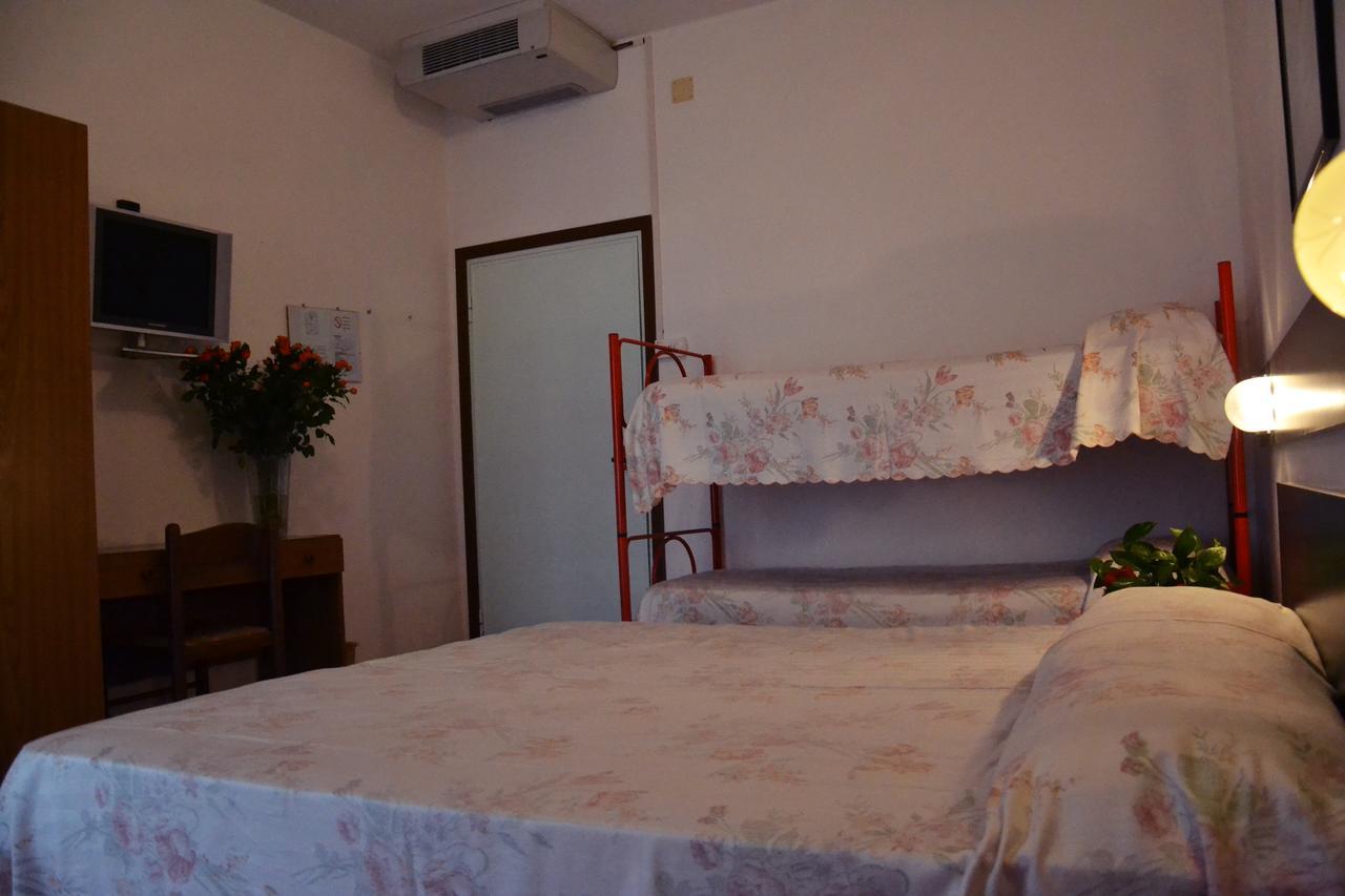 לידו די ג'סולו Hotel Rex מראה חיצוני תמונה