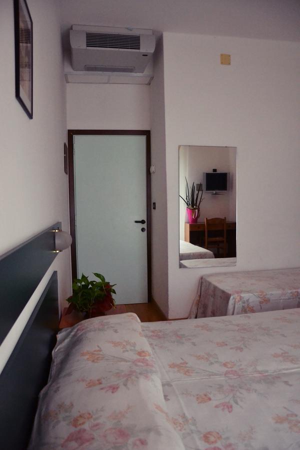 לידו די ג'סולו Hotel Rex מראה חיצוני תמונה